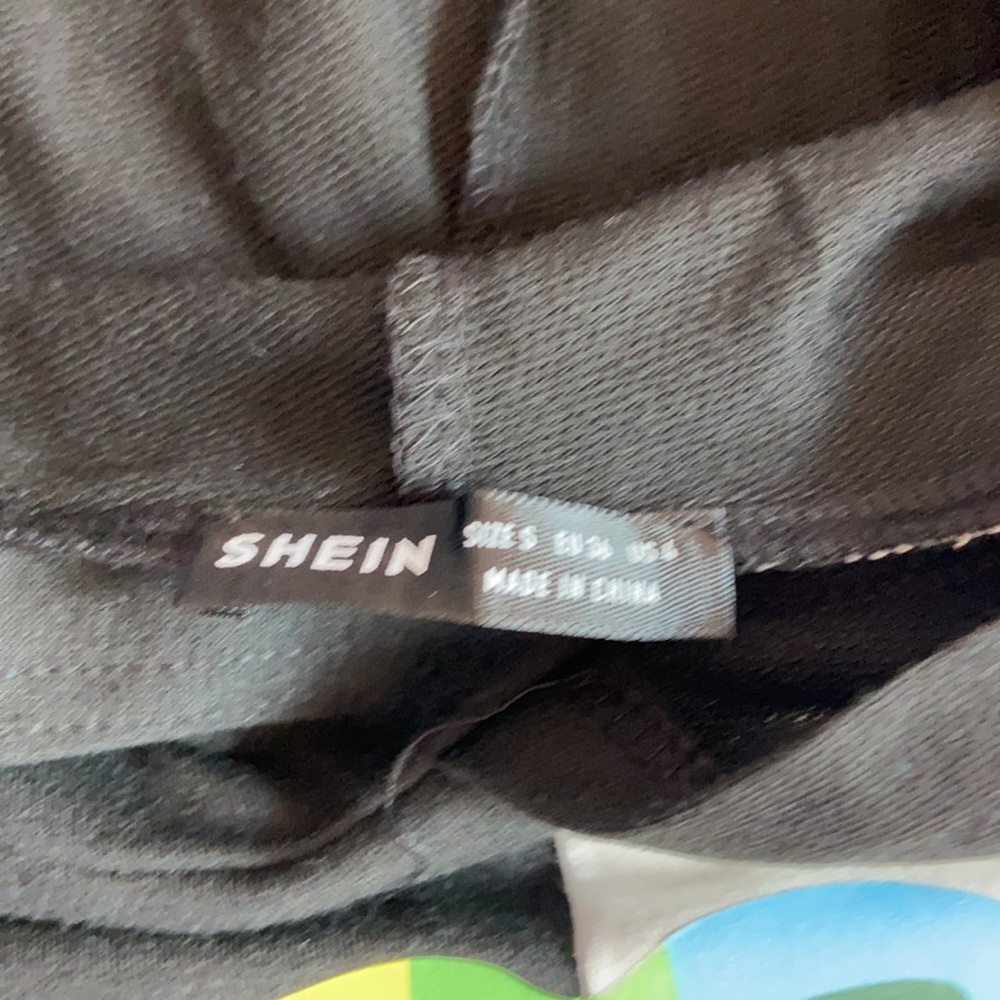 Cropped Hoodie - Picture 2 of 3